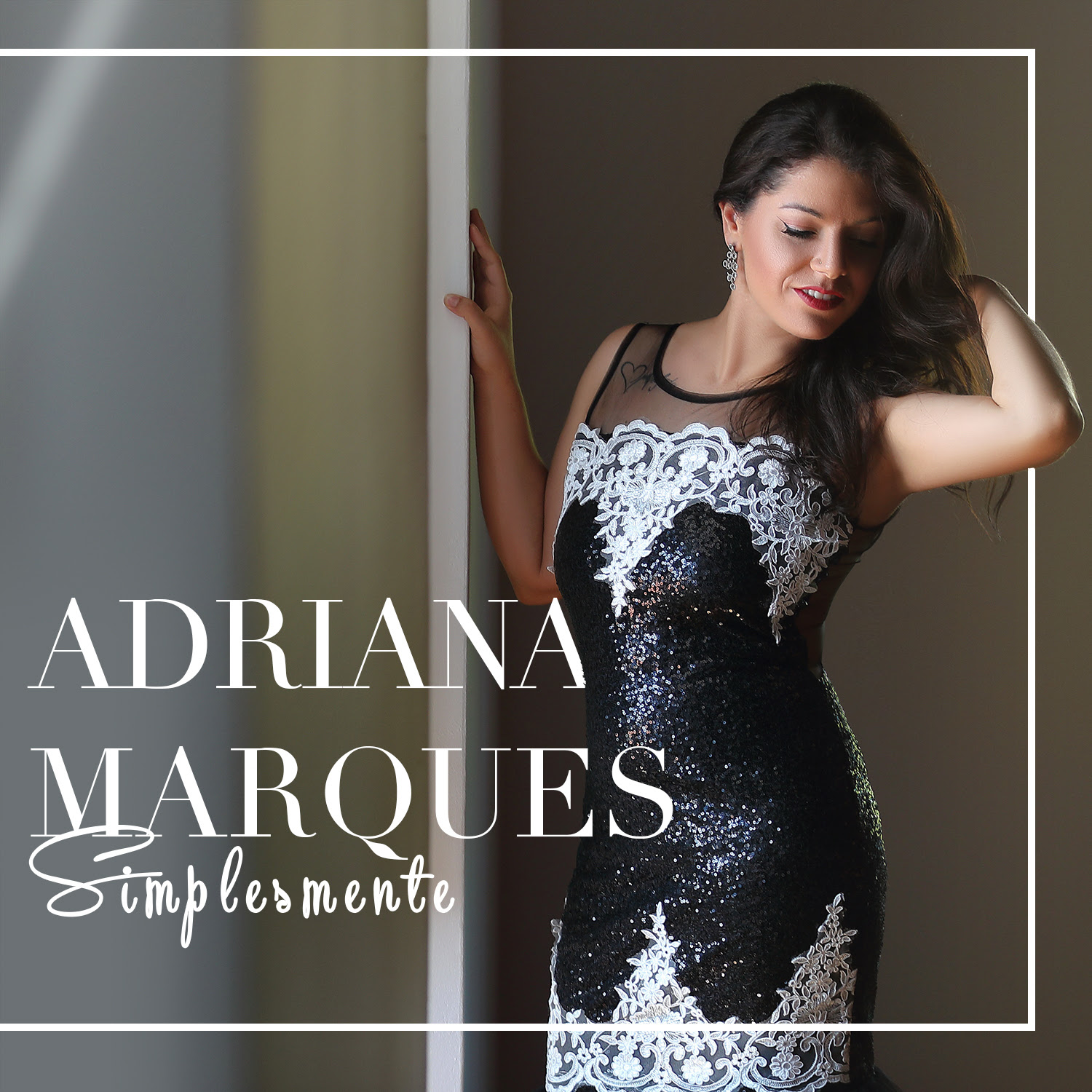 Simplesmente Adriana Marques