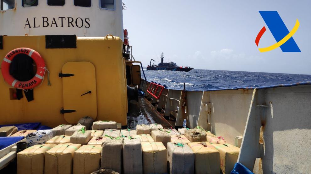 Barco Com 560 Quilos de Cocaína no Atlântico